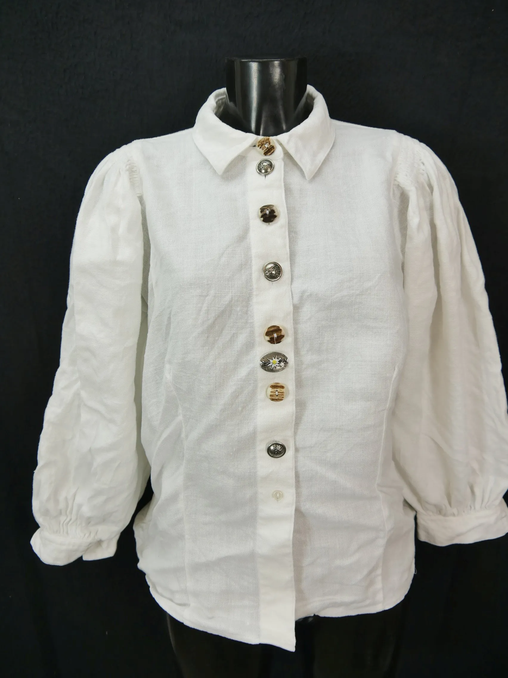 Gr.44 Trachtenbluse weiß Bluse Petressa Leinenmischung mit tollen Knöpfen TB6399