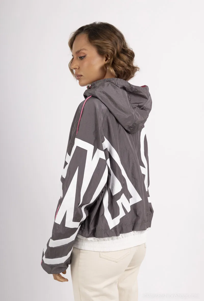 Graue Kapuzenjacke