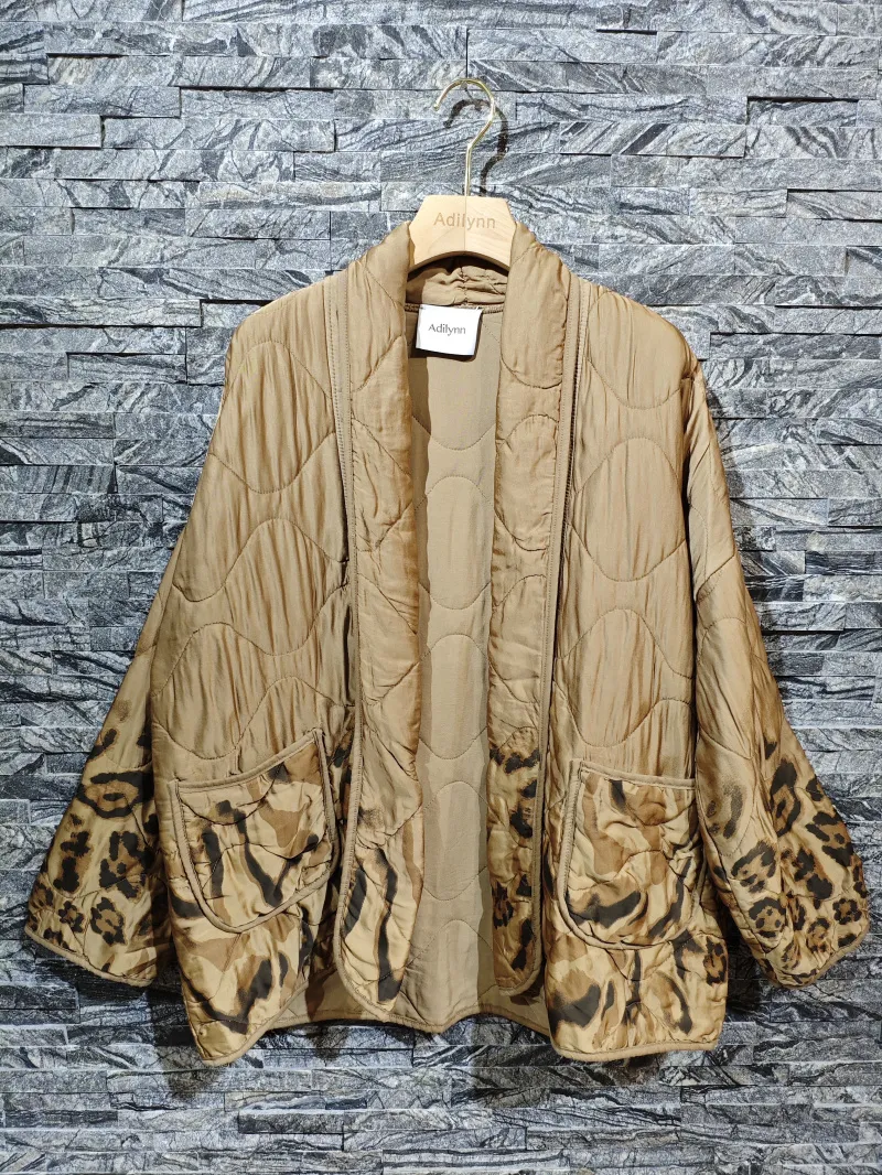 Leichte Jacke mit Leopardenmuster, zwei Vordertaschen