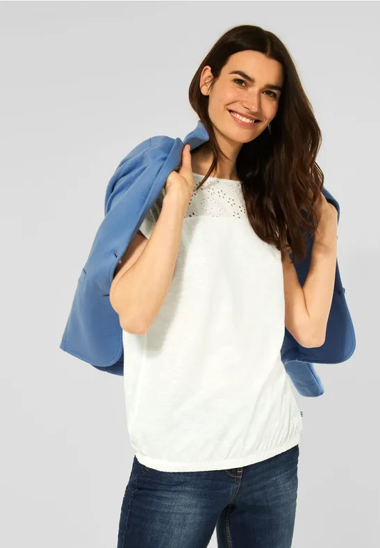 T-Shirt mit Stickerei