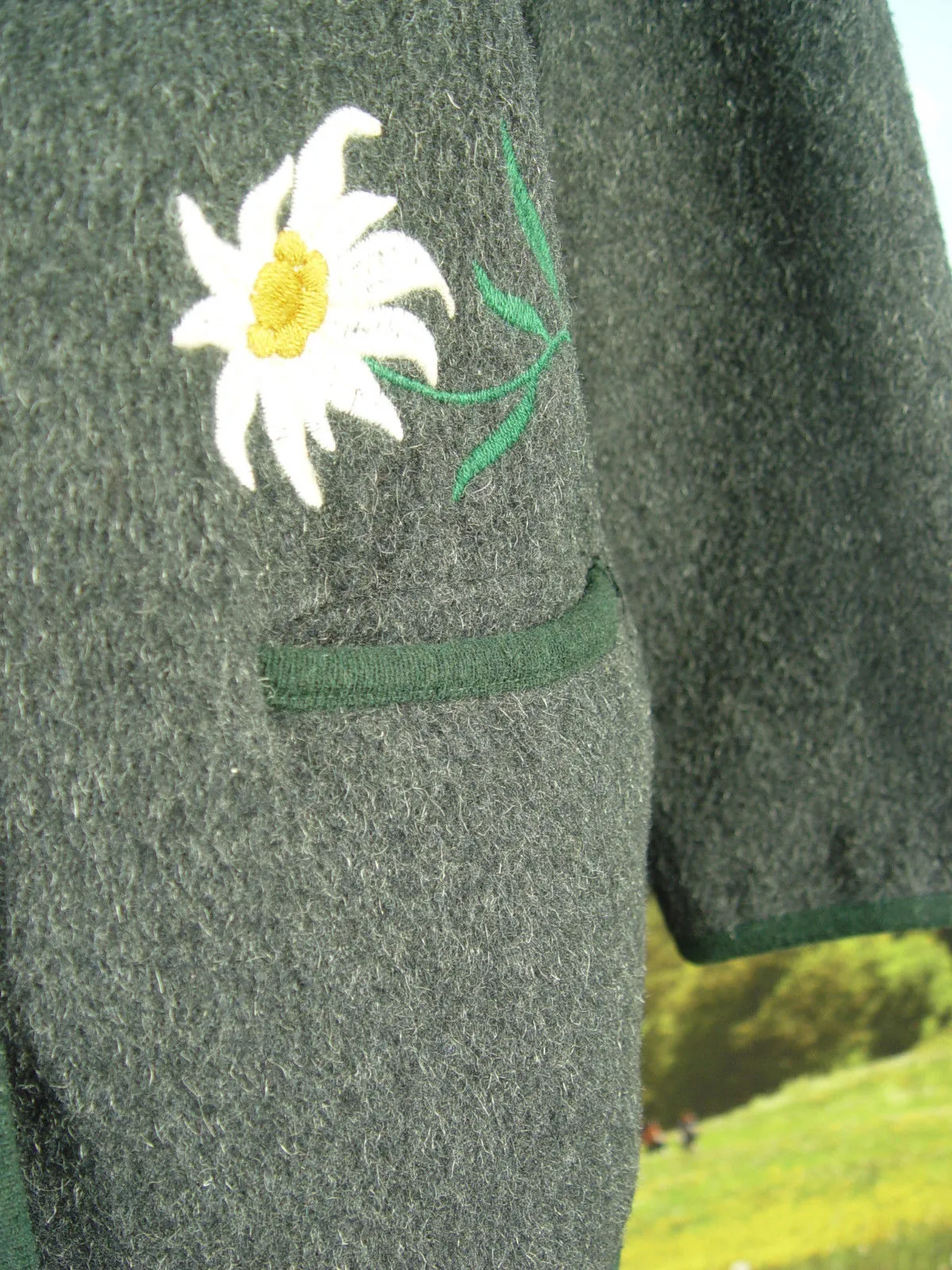 wundervolle neuwertige leichte Walkjacke Jacke DW110 Trachtenjacke Janker Gr.42
